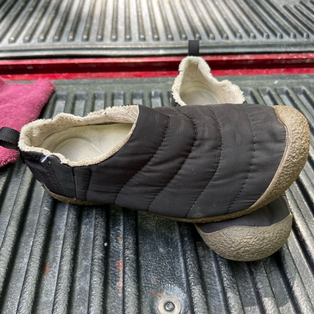 Keen rubber bottom slippers